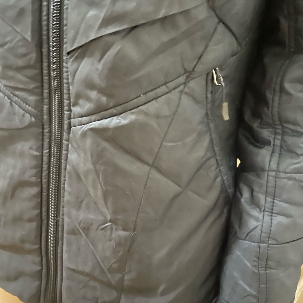 Columbia Women's Black Puffer Jacket - Picture 15 of 16
